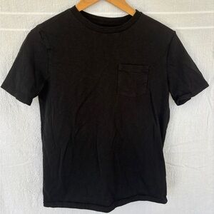 Gap boys size 12 pocket tshirt black